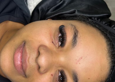 Close-up of styled eyelashes at ttsbeautybar_ in Crawley, England, GB, showcasing expert beauty services.