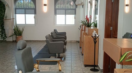 Seasons Salon & Spa