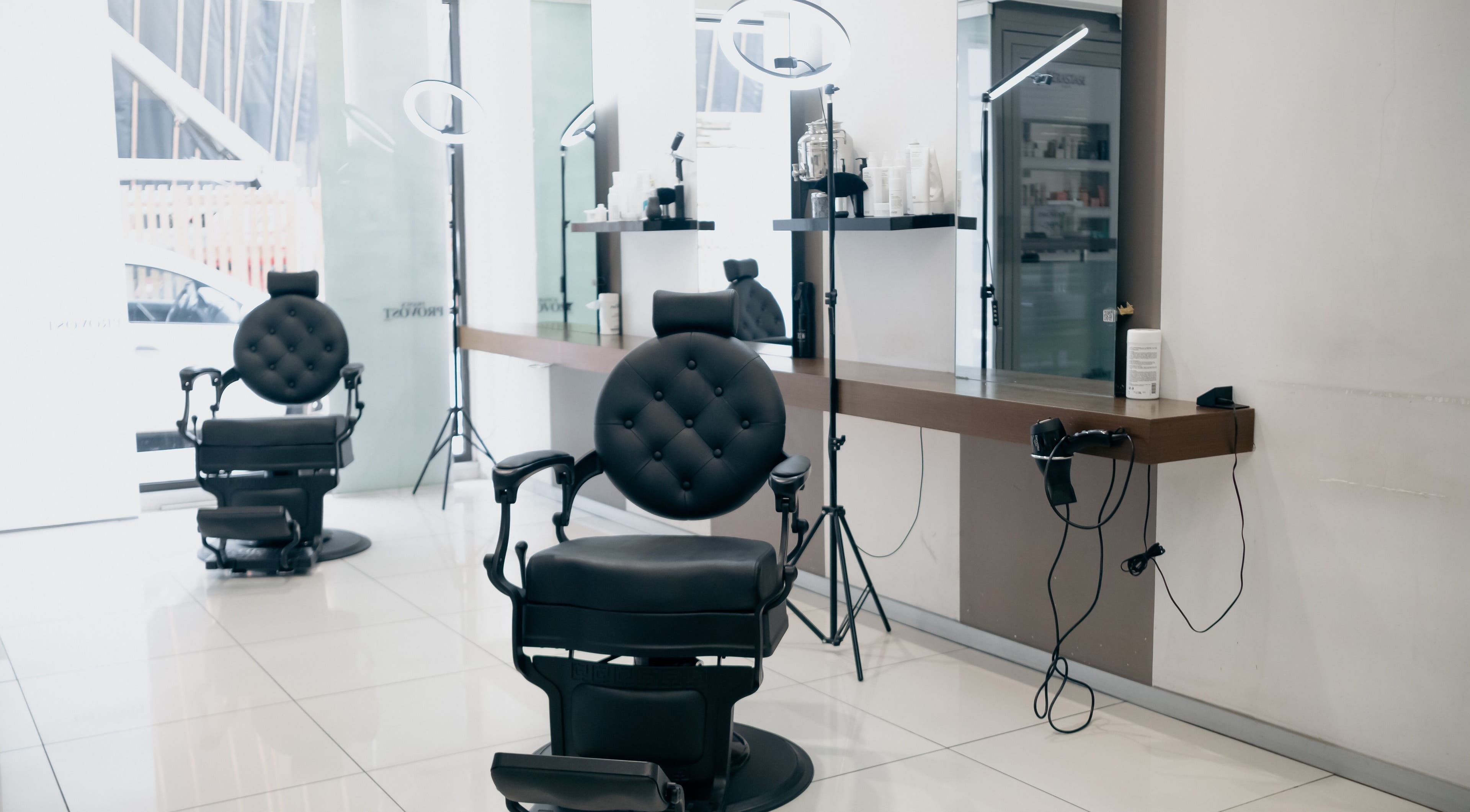 Intérieur moderne du salon Franck Provost Nouméa - Quartier Latin, Nouméa, South Province, NC.