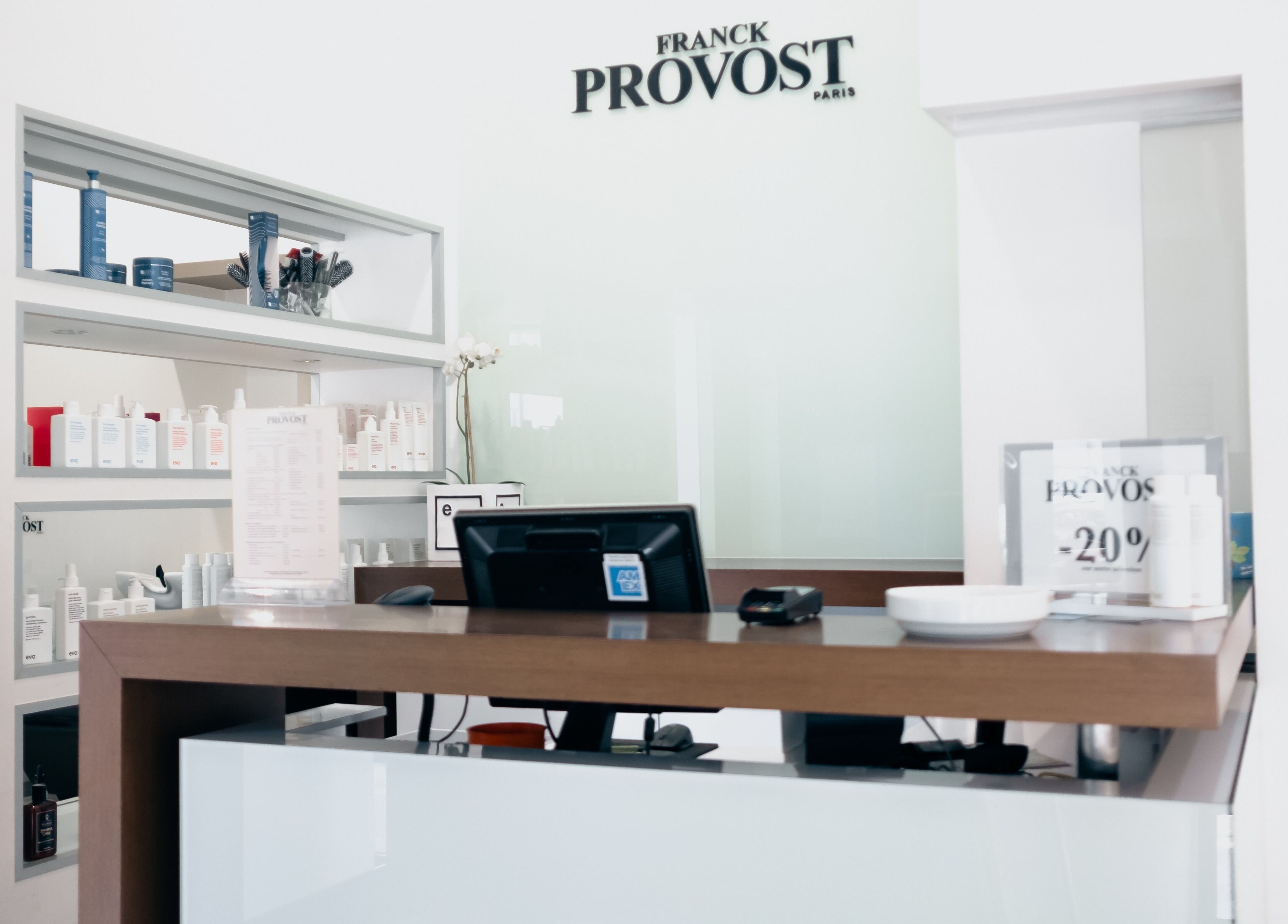 Réception moderne chez Franck Provost Nouméa - Quartier Latin à Nouméa, South Province, NC.