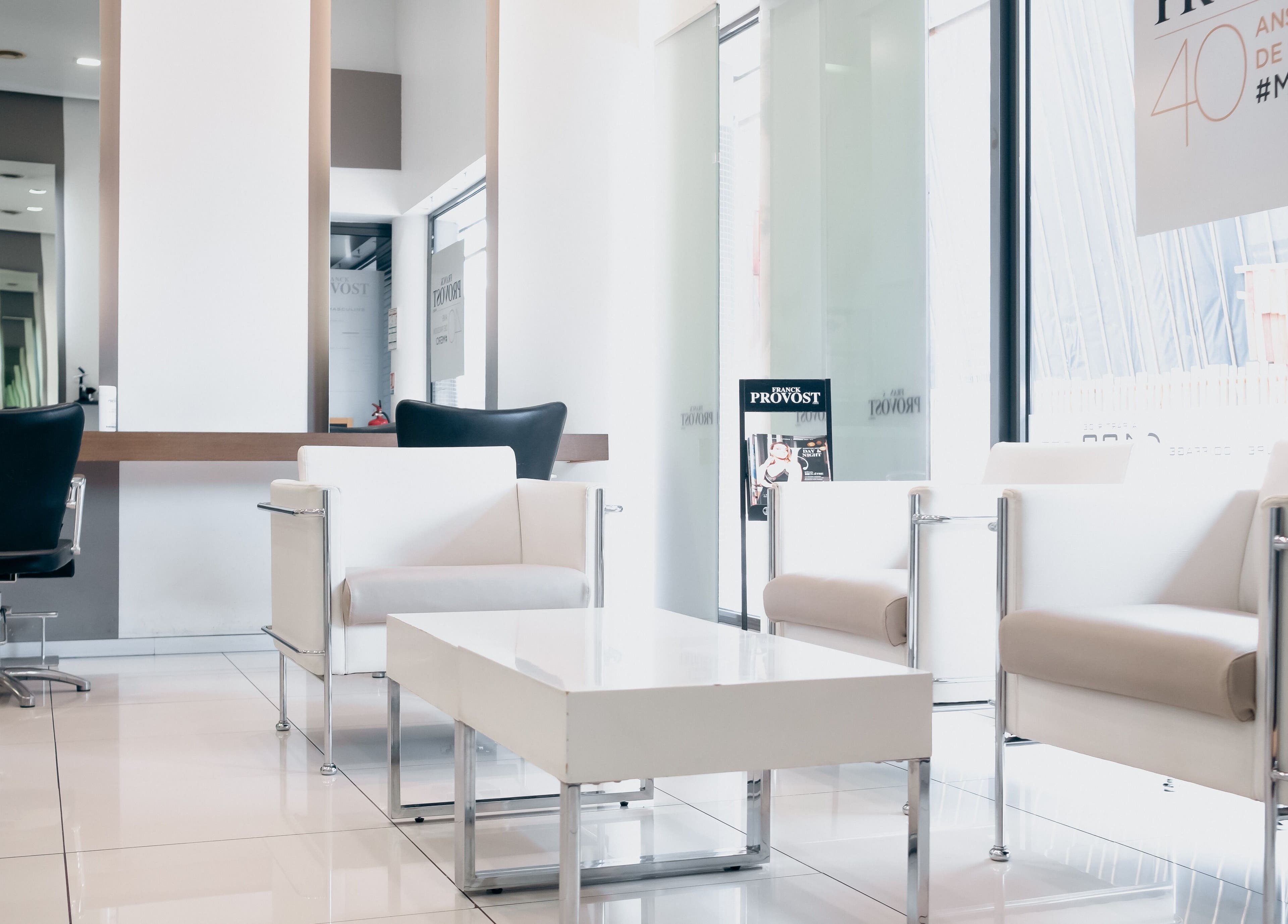 Intérieur élégant du salon Franck Provost Nouméa - Quartier Latin, Nouméa, South Province, NC.