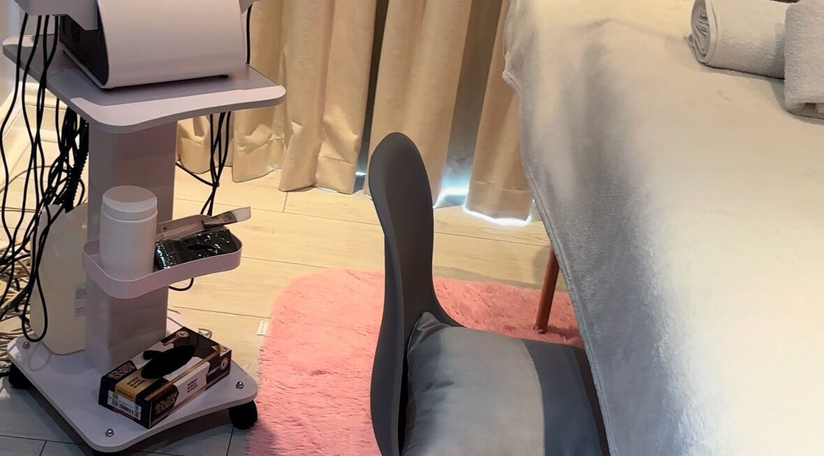 Tranquil spa room at Octavia's Aesthetics, Johannesburg, Gauteng, ZA with relaxing massage table.