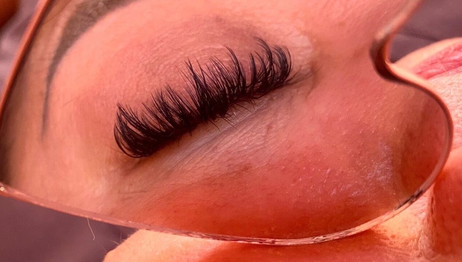 Lashes By Mar, bild 1