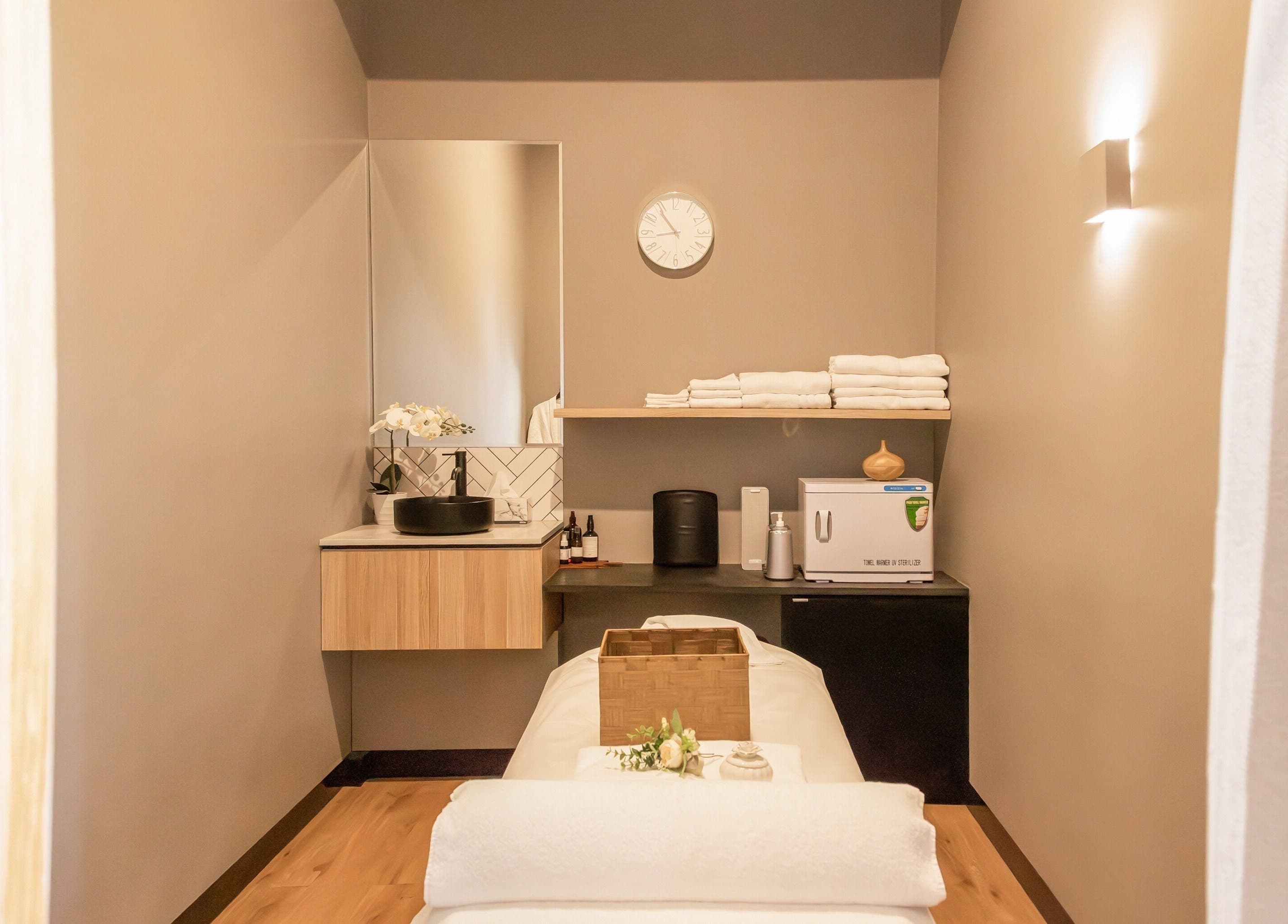 Tranquil massage room at Retreat Massage and Wellness, Southport, Queensland, AU.