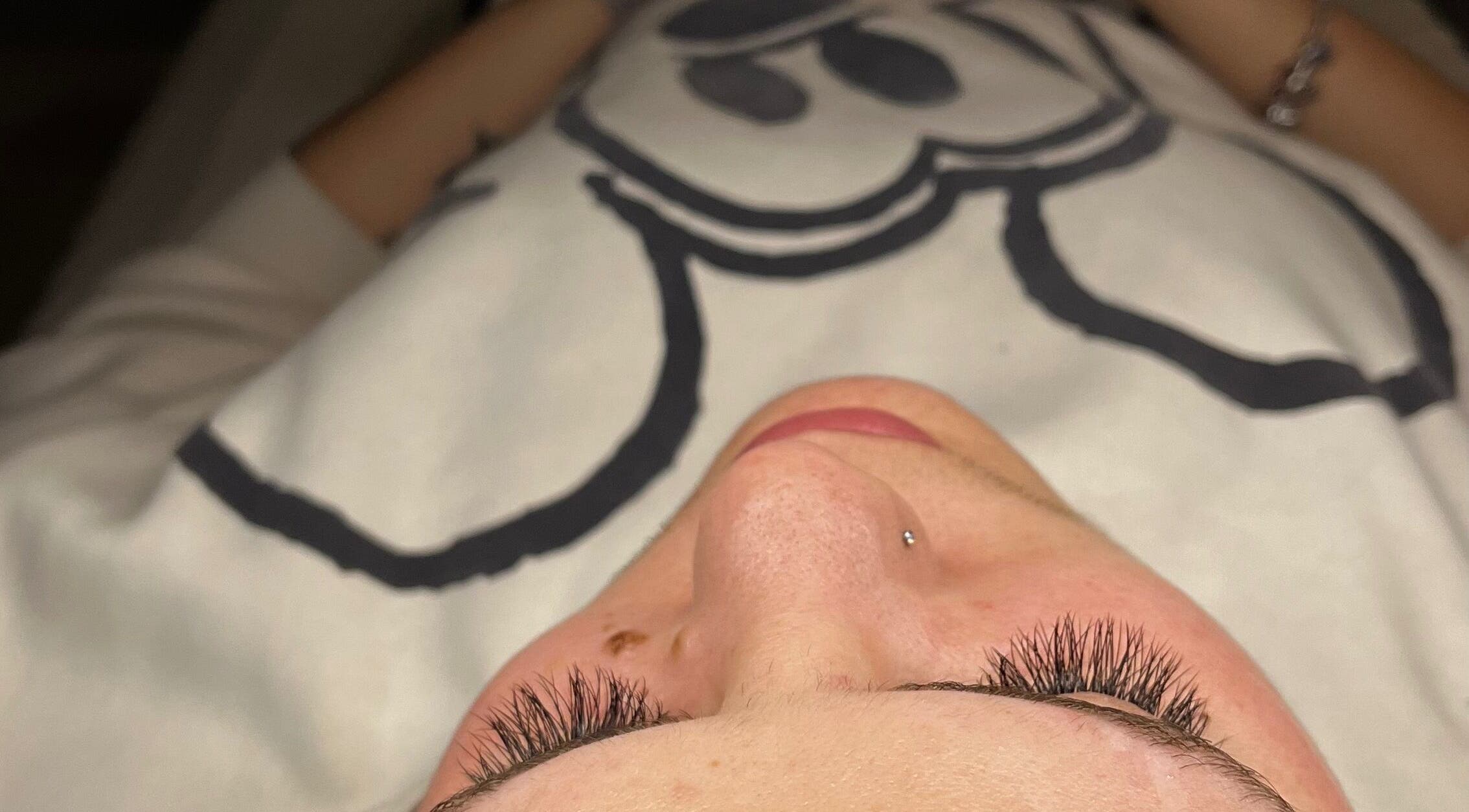 Podaljševanje trepalnic v Lepotnem studiu Marble, Škofja Loka, Škofja Loka, SI.