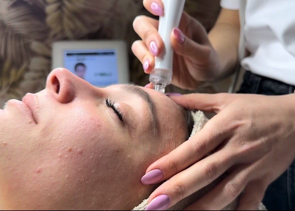 Trattamento viso rilassante presso Gurfa Beauty Concept, Roma, Lazio, IT. Esperienza rigenerante e serenità.