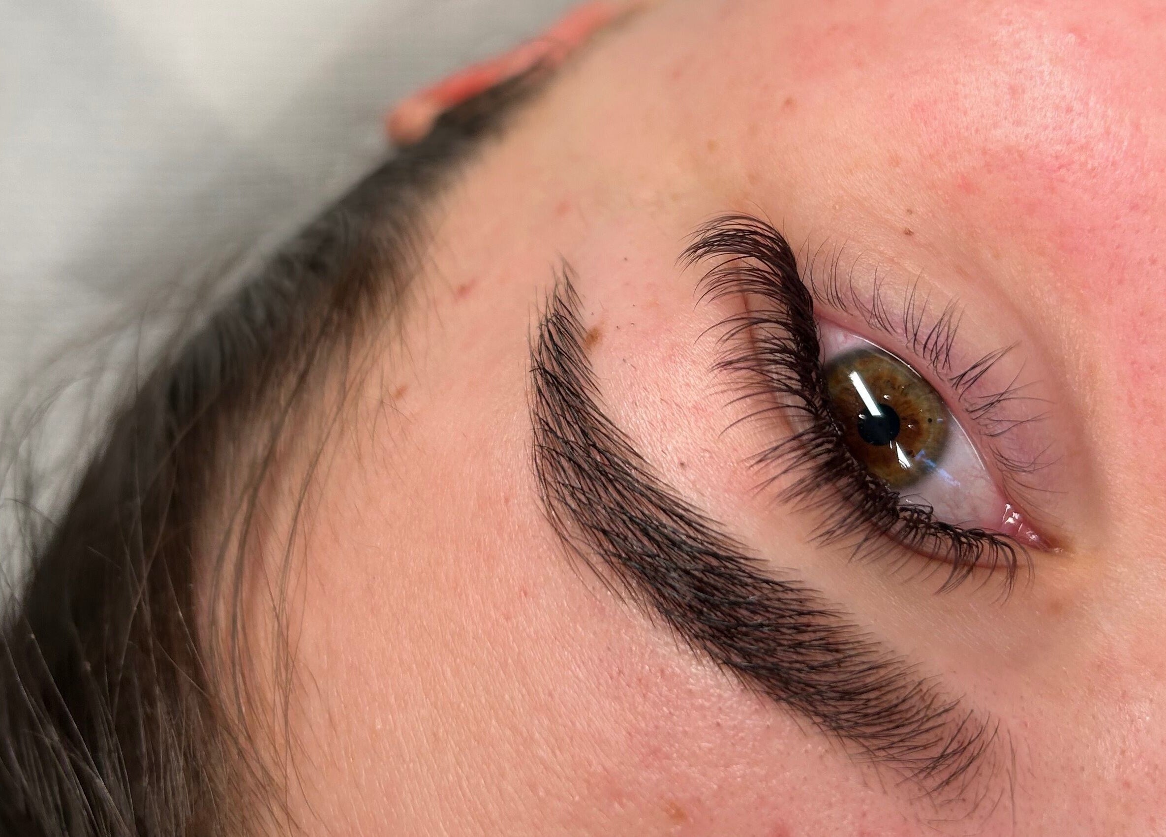 Beautifully styled eyebrows at DIVINEGLOWBYSOPHIE, Sandridge, England, GB, showcasing expert grooming.