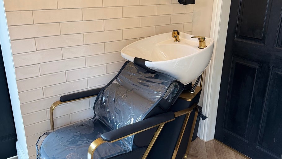 Luxurious hair wash station at Rural Roots Studio, Chapel-en-le-frith, England for ultimate comfort.