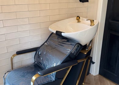 Luxurious hair wash station at Rural Roots Studio, Chapel-en-le-frith, England for ultimate comfort.