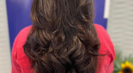 Ni's Hair and Beauty 3paveikslėlis