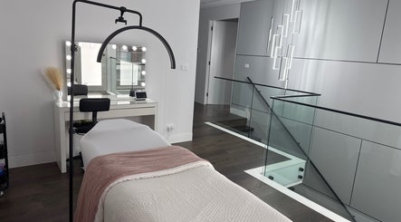 Beeuti Haus- Home Salon