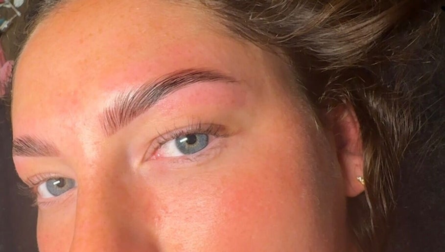 Detailed eyebrow grooming at BEAUTYCALLS, Whitchurch, England, GB offering precise beauty treatments.