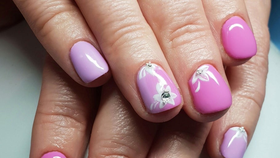 NailAura image 1
