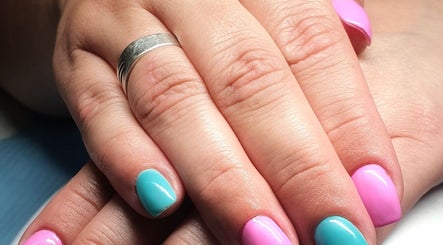 NailAura image 2