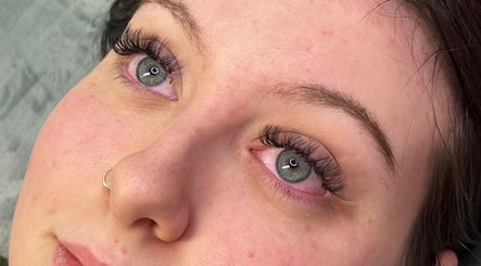 Close-up of eyelashes enhanced at KL Cosmetics, Pontypool, Wales, GB, showcasing detailed lash work.