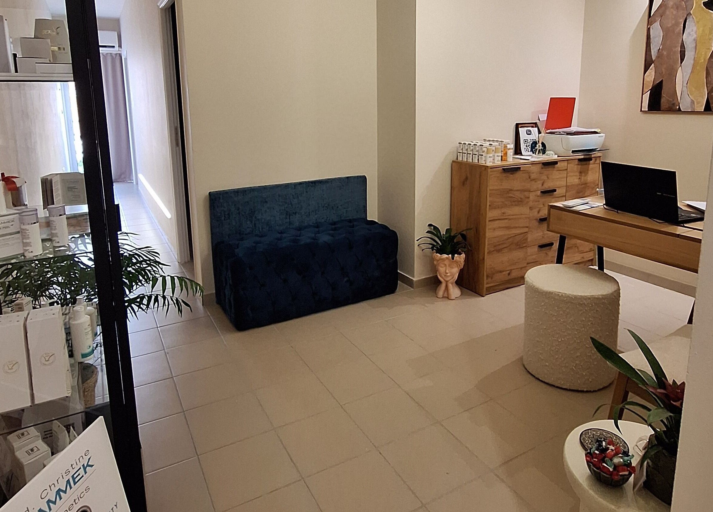 Ηρεμία στο λόμπι του Ινστιτούτου Αισθητικής Ελένη Βακάλη, Καλαμάτα, GR.