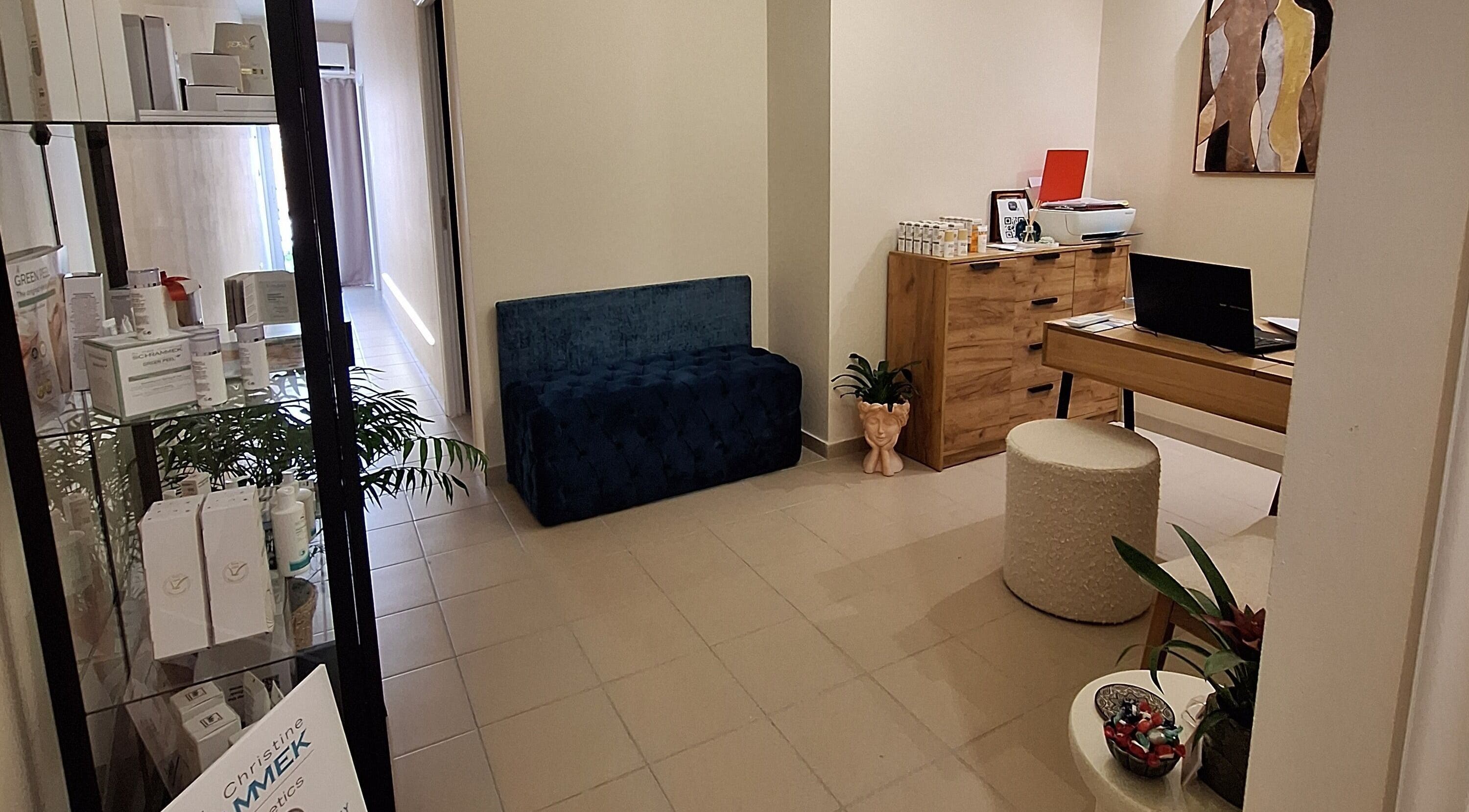 Ηρεμία στο λόμπι του Ινστιτούτου Αισθητικής Ελένη Βακάλη, Καλαμάτα, GR.