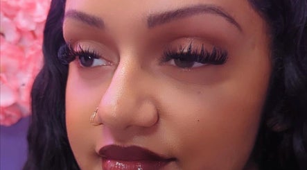 Mesmereyes Beauté & Co image 3