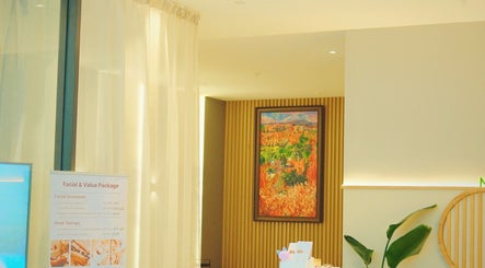 Εικόνα Natural 5 Massage & Spa (The Glen) 3