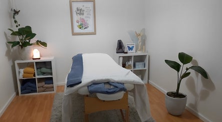Holistic Nurture Massage billede 2