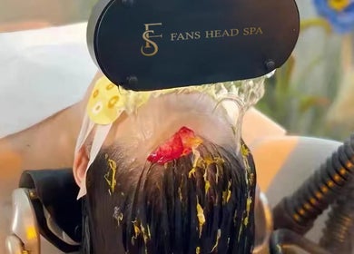 Relaxing head spa treatment at Fans Head Spa Mississauga, located in Mississauga, Ontario, CA.