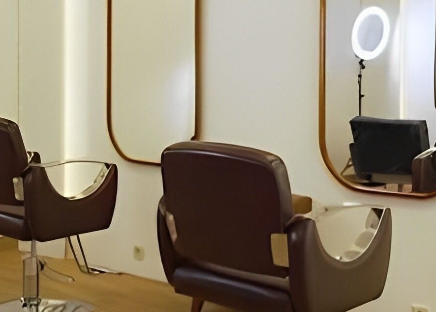Stylish salon chairs and mirrors at NSB Beauty Studio Bukit Jimbaran, Bali, Bali, ID for a luxurious experience.