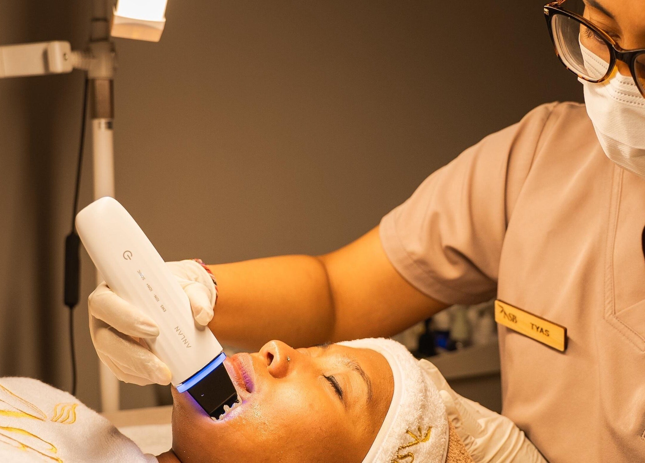 Skin treatment at NSB Beauty Studio Bukit Jimbaran, Bali, Bali, ID, enhancing client relaxation and rejuvenation.