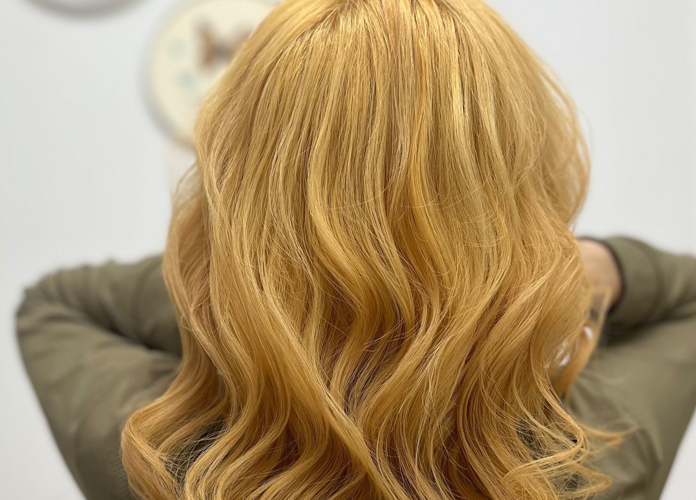 Blonde wavy hairstyle at Lana Beauty Salon Senawang, Seremban, Negeri Sembilan, MY.
