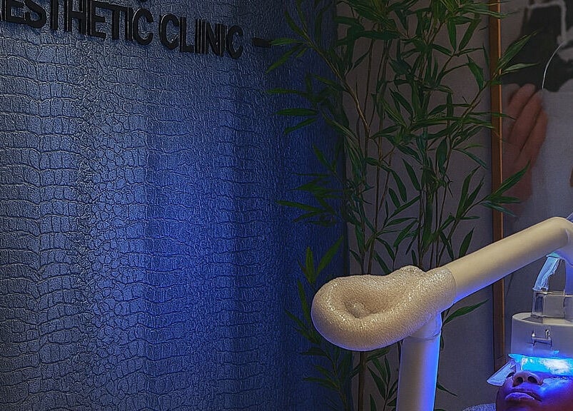 Modern aesthetic clinic at Monshalasi busstop, Lagos, Lagos, NG with advanced skincare equipment and calming decor.