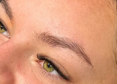 Extensions de cils élégantes chez Lashoria, Arpajon, Île-de-France, FR, pour un regard sublime et expressif.