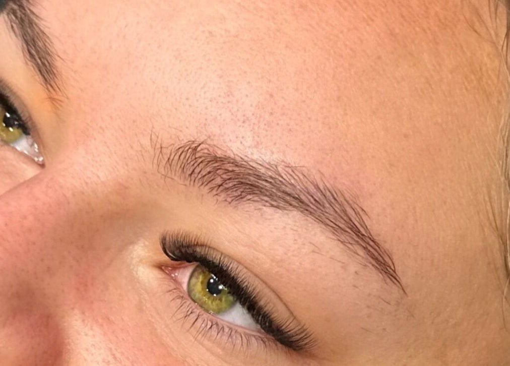 Extensions de cils élégantes chez Lashoria, Arpajon, Île-de-France, FR, pour un regard sublime et expressif.