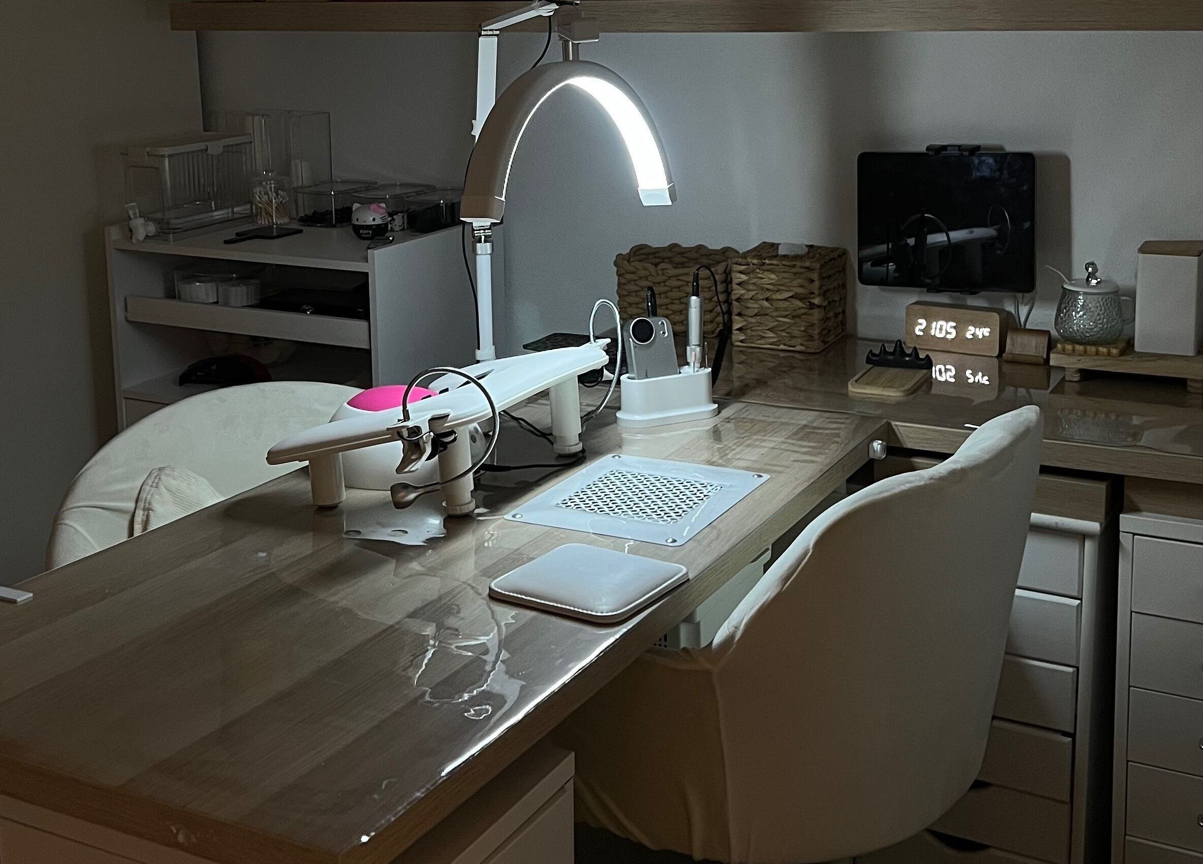 Station manucure chez Flawless Sassa à Nice, Provence-alpes-côte D'azur, FR, bien organisée et moderne.