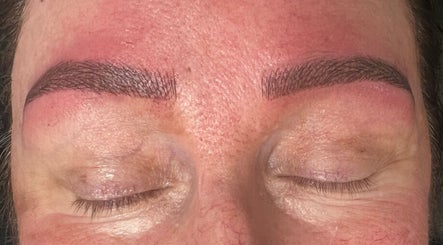 Perfectly shaped eyebrows from Beauty Custom Club Massage Studio, Newcastle upon Tyne, England, GB.