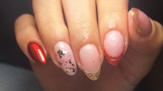 Lux Nails