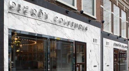 Vooraanzicht van PIERÔT HAARLEM met elegante gevel in Haarlem, Noord-holland, NL.