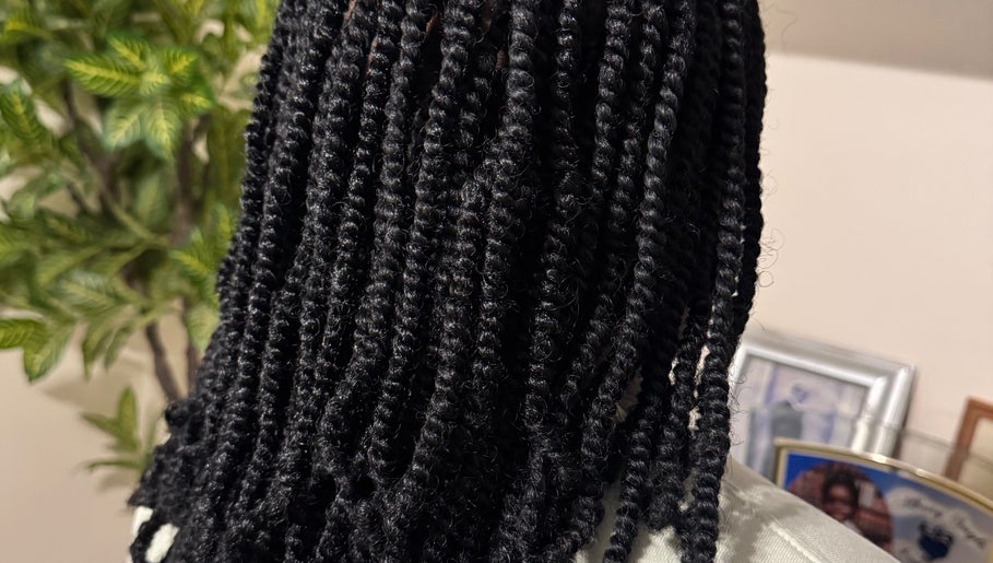 Hair by Naya, bilde 1