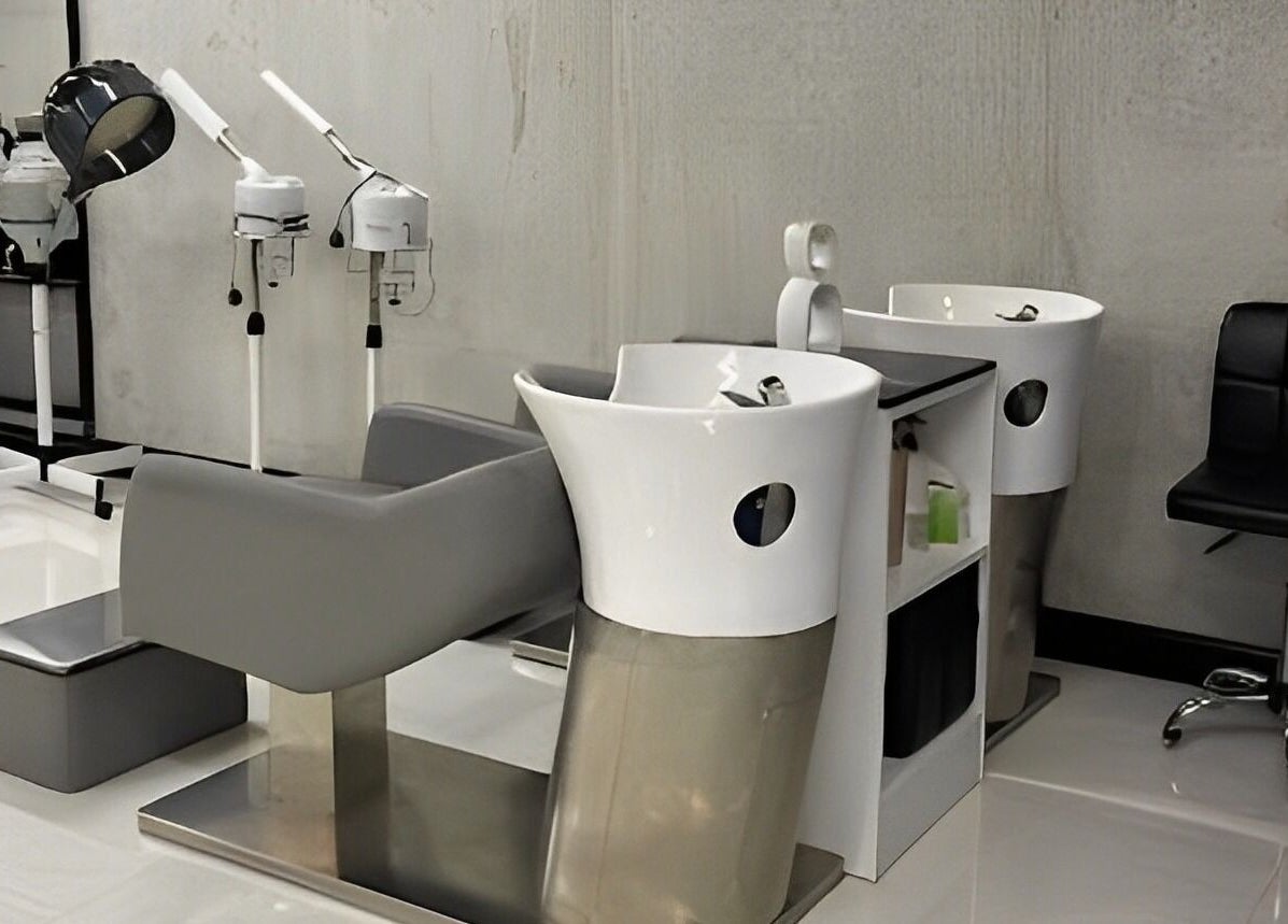 Modern salon interior at Adan Salon | صالون أدان, Riyadh, Riyadh Province, SA with sleek styling stations.