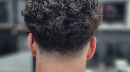 zorpas hairsalon & barbershop billede 3