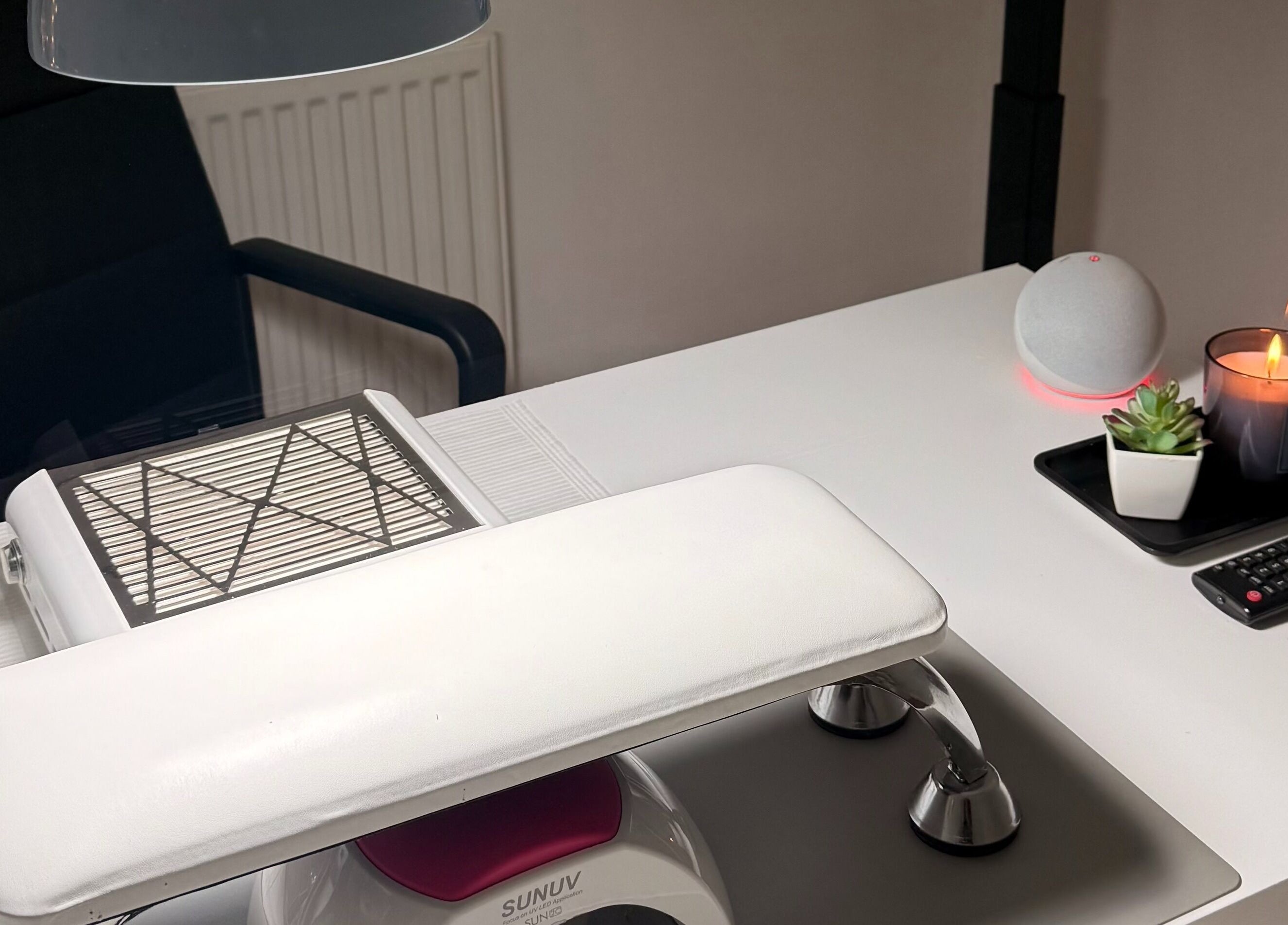 Eclipsia_Nails manicure station with candlelight ambiance in Chadderton, England, GB.