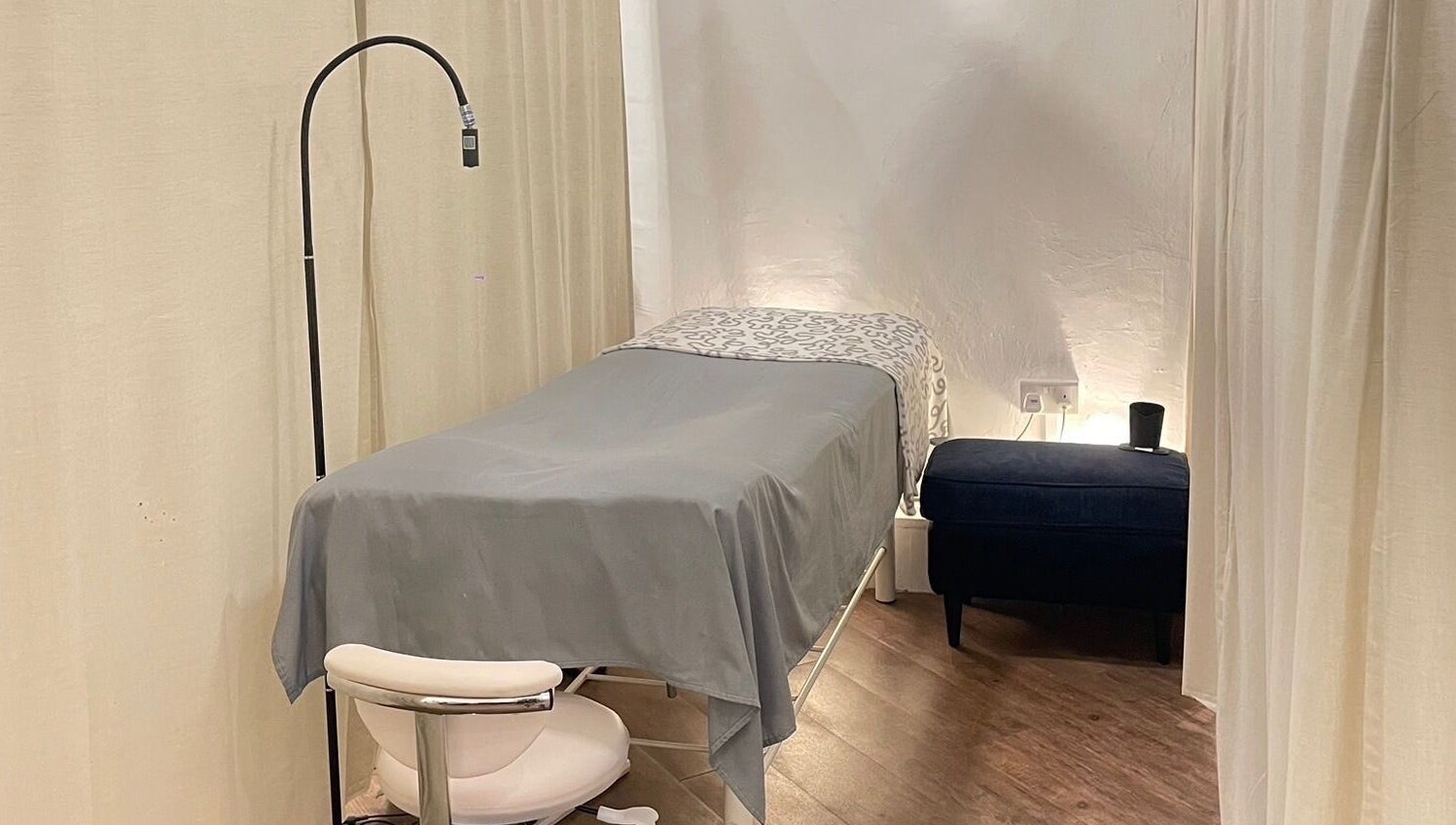 GRACEOUS River Valleyの静かなトリートメントルーム。シンガポール、シンガポール、SG。