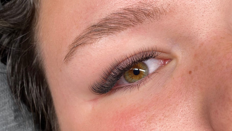 Extension de cils à L Beauty Lash, Croix, Hauts-de-france, FR, montrant un regard sublimé.