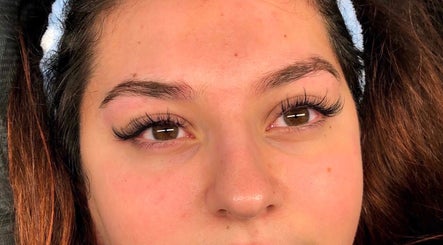 Extensions de cils élégantes chez L Beauty Lash à Croix, Hauts-de-france, FR.