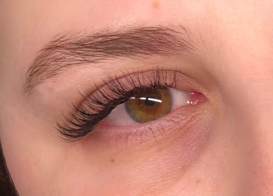 Extension de cils professionnels chez L Beauty Lash à Croix, Hauts-de-france, FR.