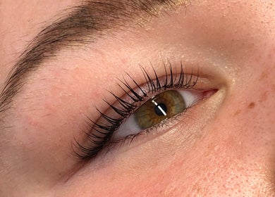 Extension de cils à L Beauty Lash, Croix, Hauts-de-France, FR. Un regard magnifiquement sublimé.