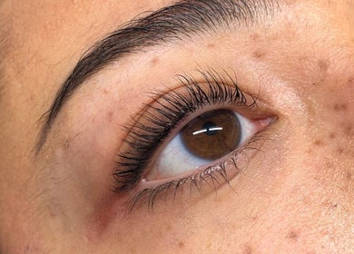 Sublime extension de cils chez L Beauty Lash, Croix, Hauts-de-France, FR, pour un regard envoûtant.