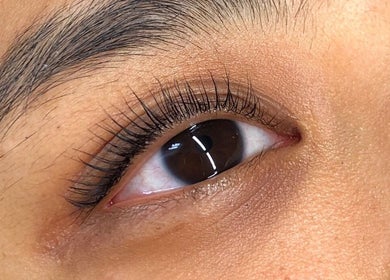 Cils naturels à L Beauty Lash, Croix, Hauts-de-france, FR, mettant en valeur la beauté des extensions de cils.