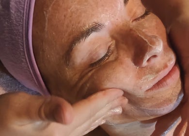 Soin réparateur du visage chez Beauté unique Esthéticienne à Domicile, Montélimar, Auvergne-rhône-alpes, FR.