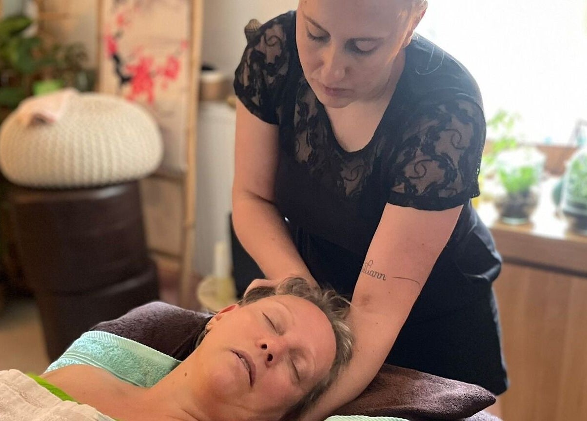 Soin relaxant chez Beauté Unique Esthéticienne à Domicile à Montélimar, Auvergne-rhône-alpes, FR.