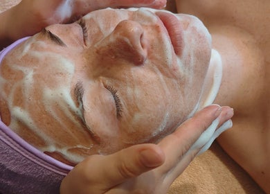 Soin de visage relaxant à Beauté Unique Esthéticienne à Domicile, Montélimar, Auvergne-rhône-alpes, FR.