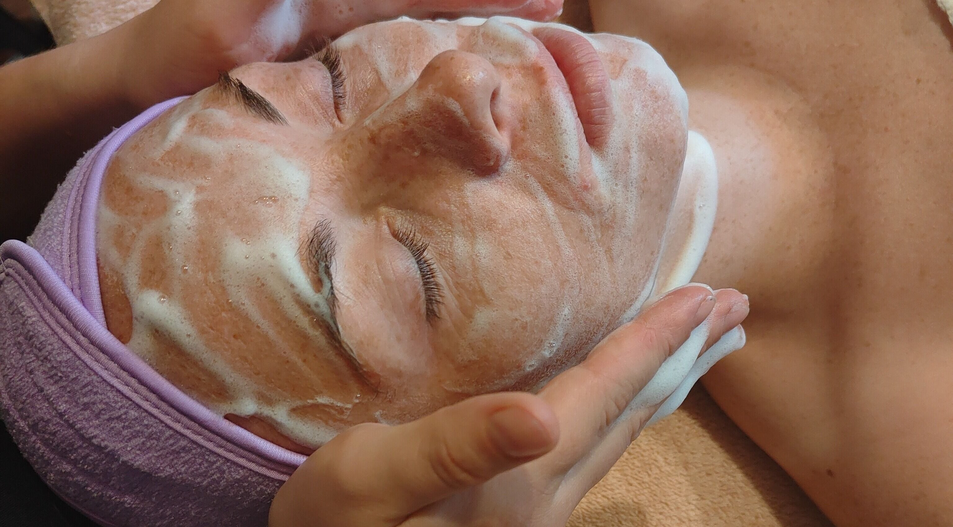 Soin de visage relaxant à Beauté Unique Esthéticienne à Domicile, Montélimar, Auvergne-rhône-alpes, FR.